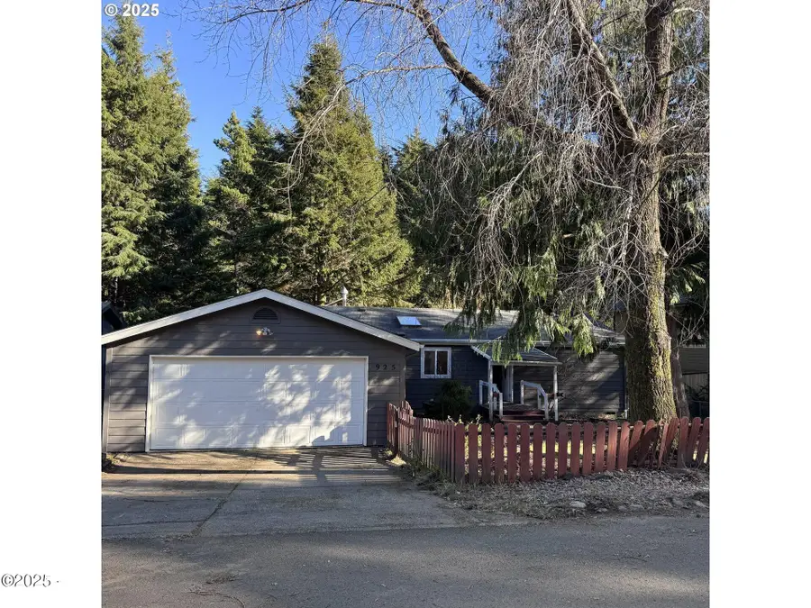 925 SW Dolores, Waldport, OR 97394 - Image #2