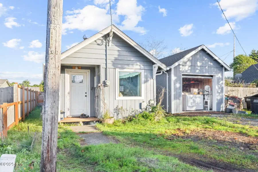 945 NE Commercial, Waldport, OR 97394 - Image #2