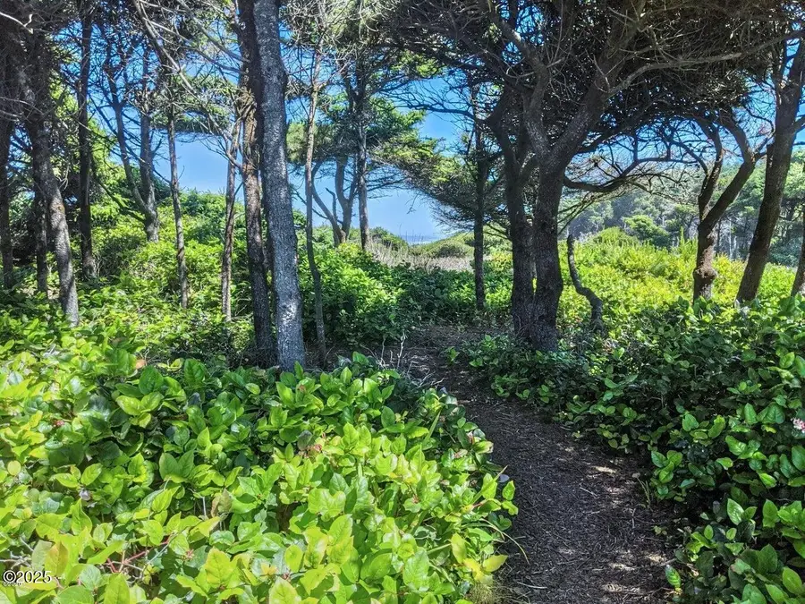 2040 Overleaf, Yachats, OR 97498 - Image #3