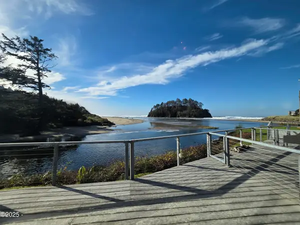 49002 S Hwy, Neskowin, OR 97149