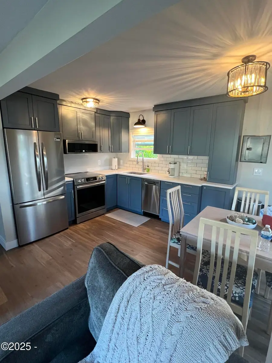 1643 NW 35th, Lincoln City, OR 97367 - Image #3