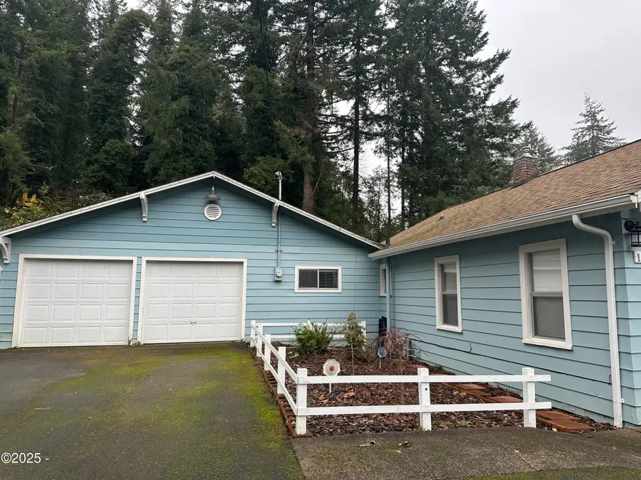 1572 NE Arcadia, Toledo, OR 97391 - Image #2