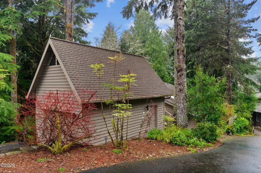 563 Fairway, Gleneden Beach, OR 97388 - Image #2