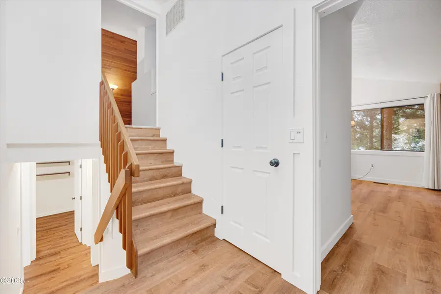 563 Fairway, Gleneden Beach, OR 97388 - Image #3