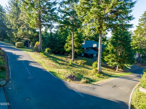 425 Surf View, Gleneden Beach, OR 97388