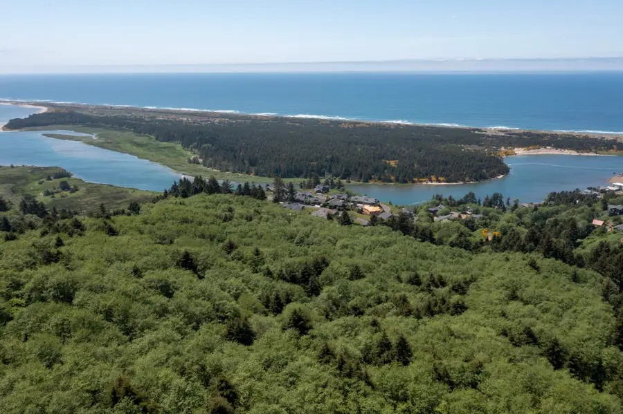 201ac Resort, Pacific City, OR 97135 - Image #3