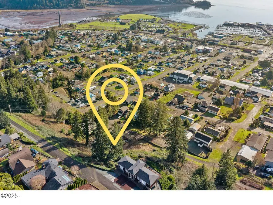 612 Fir, Garibaldi, OR 97118 - #3