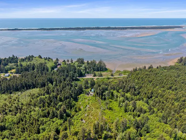 6075 Whiskey Creek, Tillamook, OR 97141