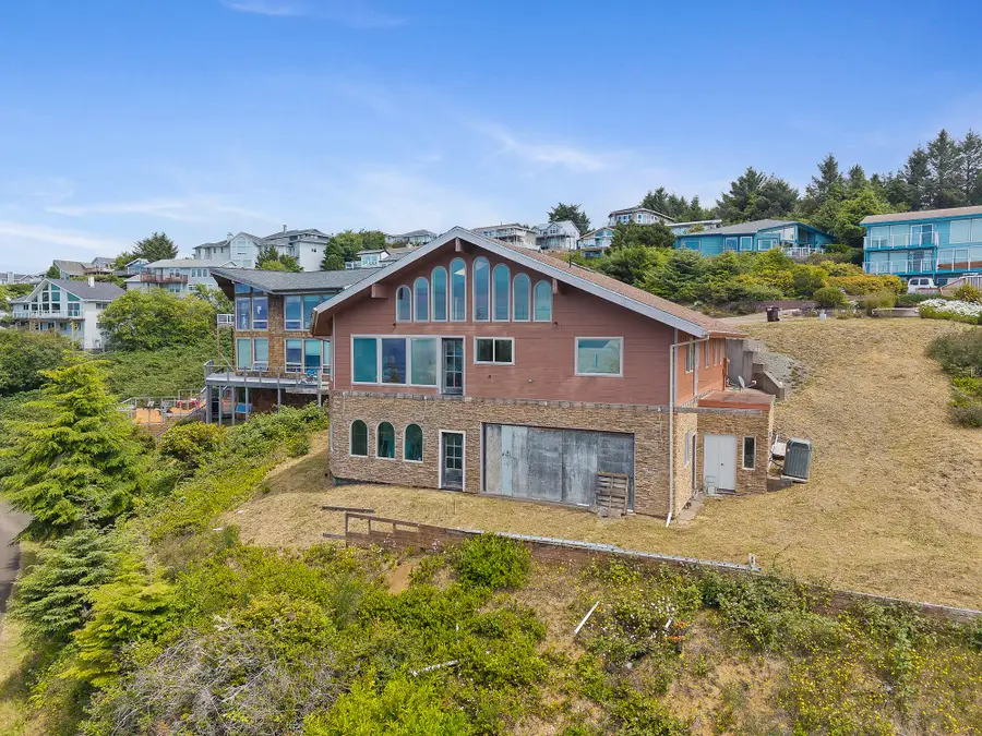 535 Kesterson Ct, Rockaway Beach, OR 97136 - Image #2