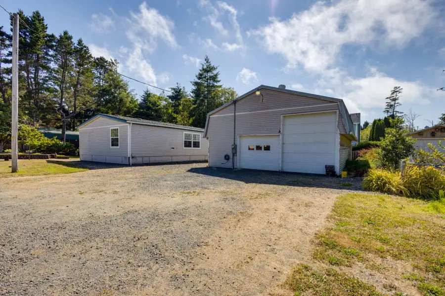 977 S Harbor, Rockaway Beach, OR 97136 - Image #2