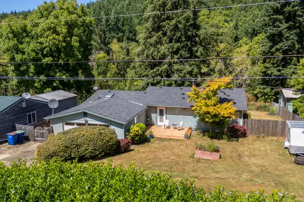 669 N Boulder Creek, Otis, OR 97368