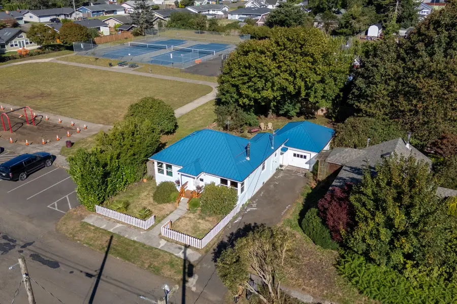 1412 9th, Tillamook, OR 97141 - Image #2