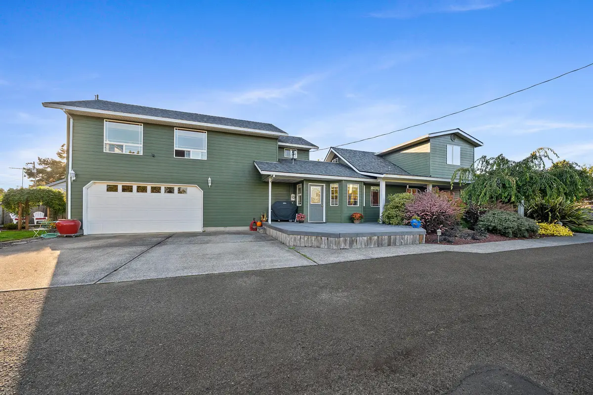 3607 3rd, Tillamook, OR 97141 - Image #1