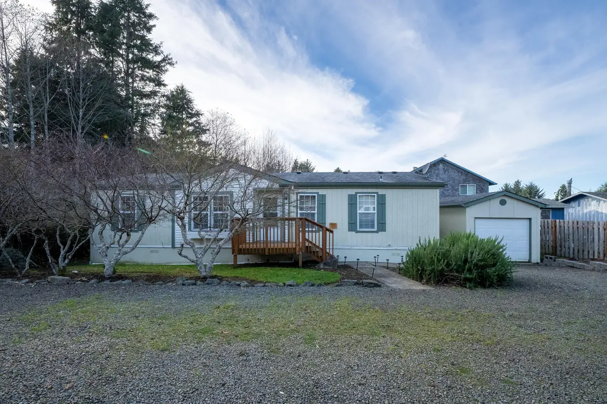 131 S Palisade, Rockaway Beach, OR 97136 - Image #1