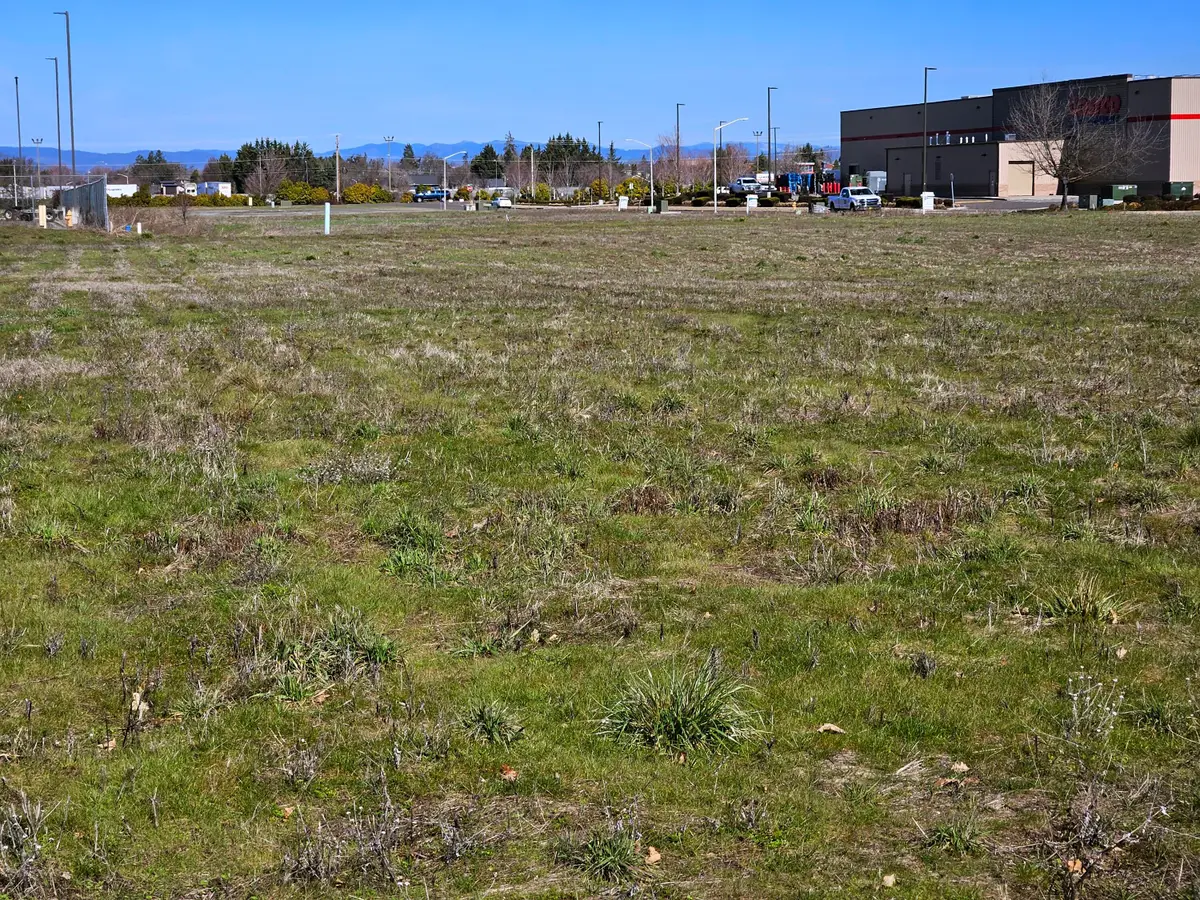460 Federal Way, Central Point, OR 97502 - #1