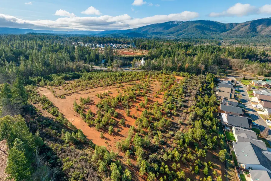 499 Laurel Road, Cave Junction, OR 97523 - #2