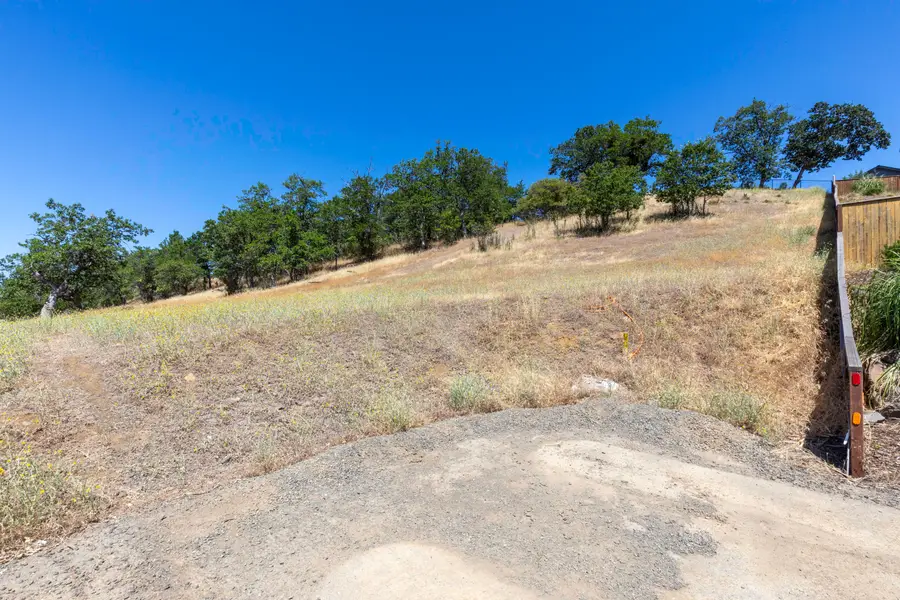 278 Cambridge Terrace, Eagle Point, OR 97524 - #3