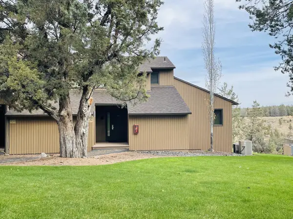 1836 Redtail Hawk Drive #RV57G, Redmond, OR 97756