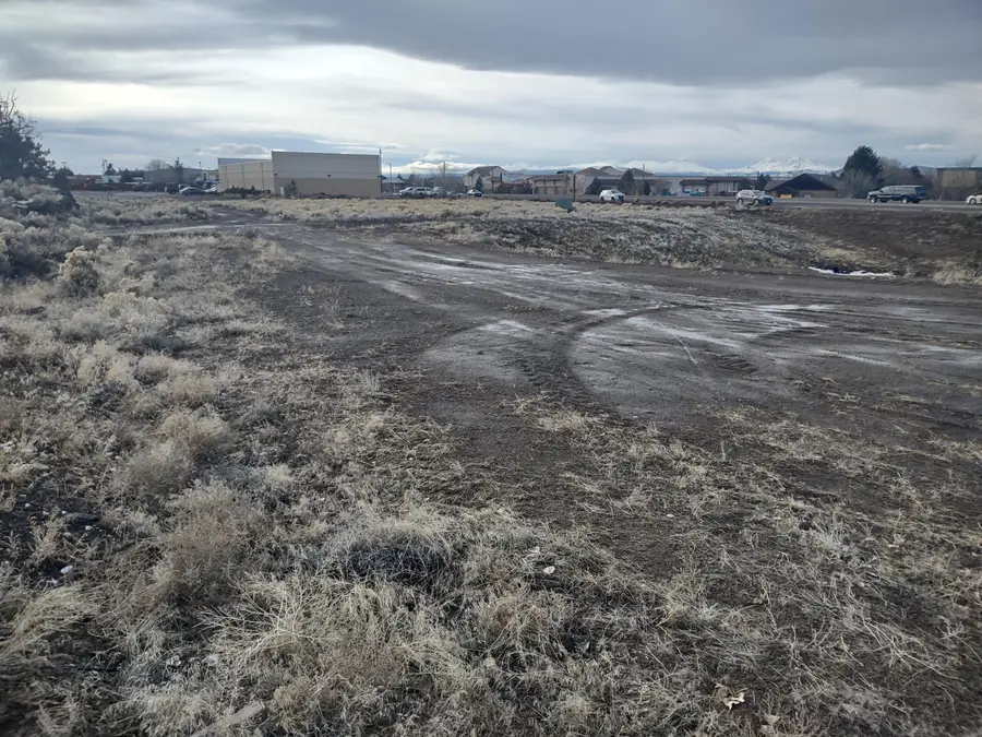 3.27 acres S Hwy 97, Redmond, OR 97756 - #2