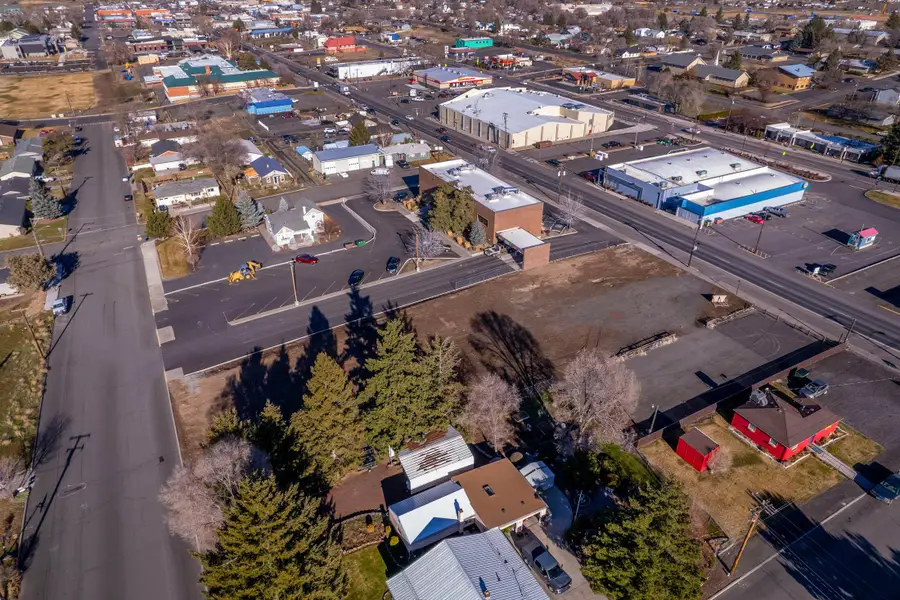 660 SW 4th Street, Madras, OR 97741 - #2