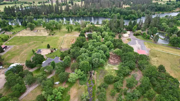 12240 Modoc Road #C, Central Point, OR 97502