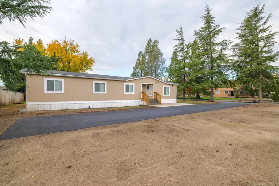 387 Tavis Drive, Merlin, OR 97532 - #3
