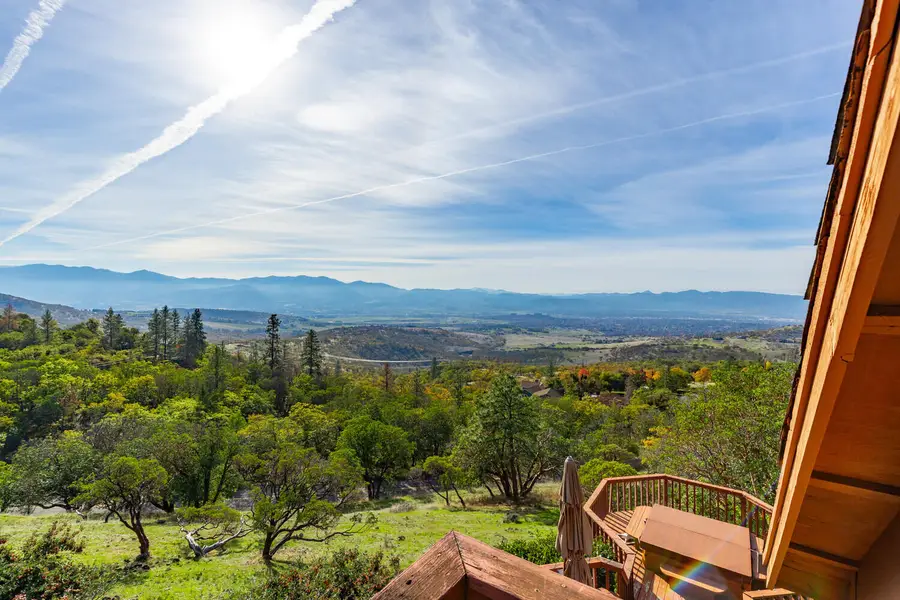 6401 Hillcrest Road, Medford, OR 97504 - #3