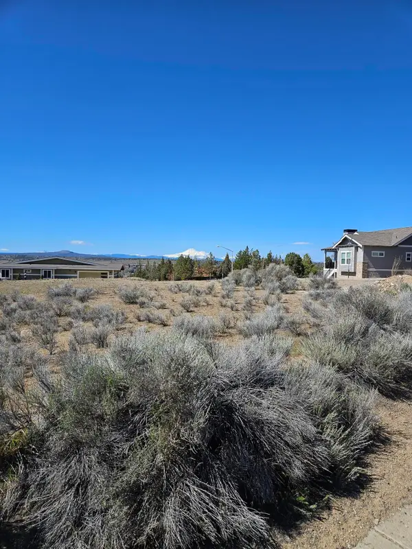 3500 SE Larkspur Drive Se, Madras, OR 97741