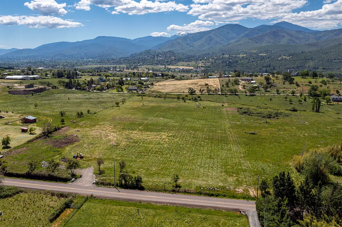 184 E Valley View Road, Ashland, OR 97520 - #1
