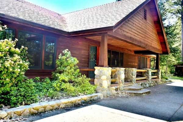7419 Holland Corner Road, Cave Junction, OR 97523