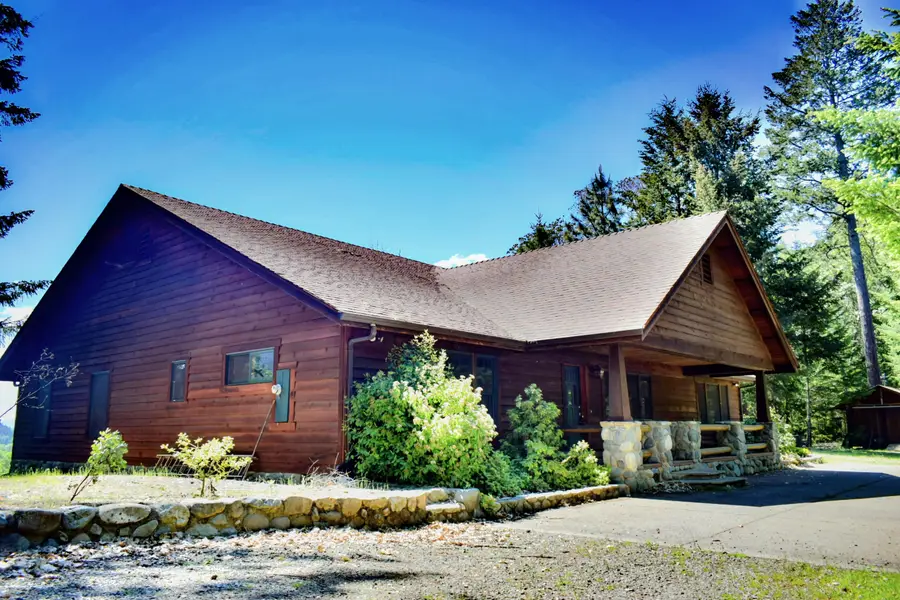 7419 Holland Corner Road, Cave Junction, OR 97523 - #2