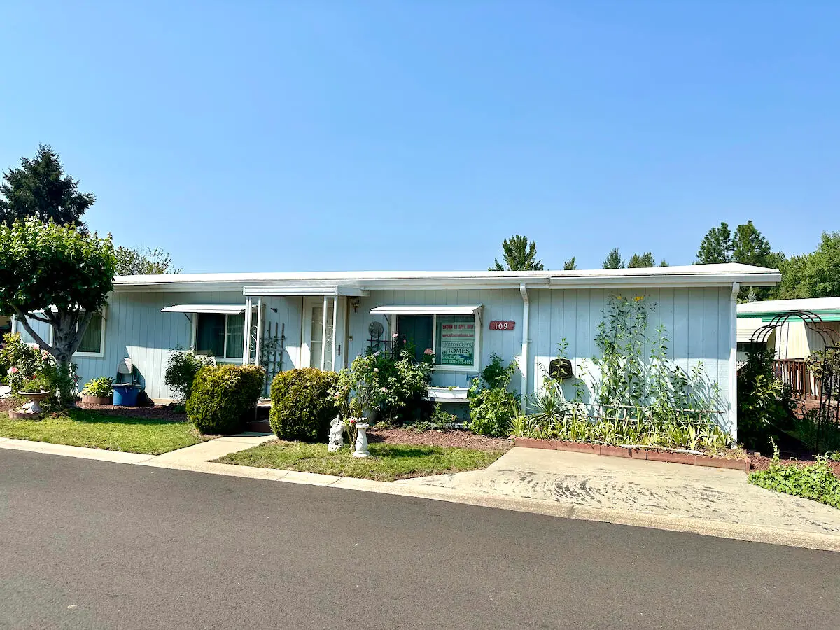 3431 S Pacific Highway #SPC 109, Medford, OR 97501 - #1
