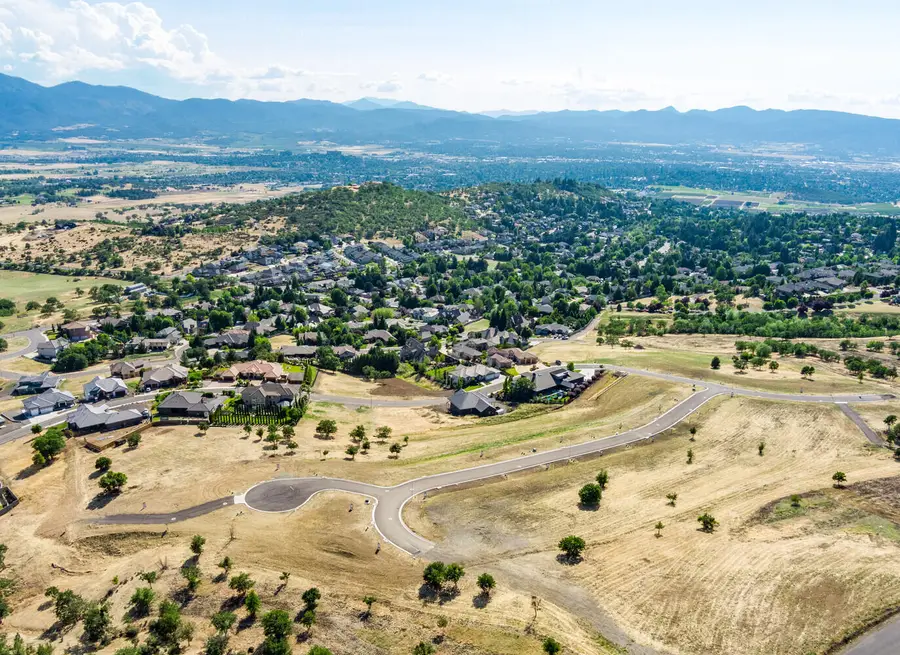 4942 Summerview Drive, Medford, OR 97504 - #2