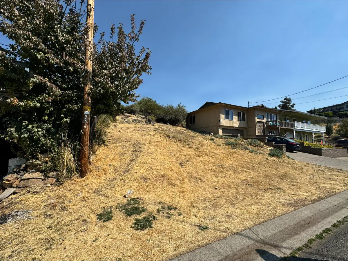 1227 Front Street, Klamath Falls, OR 97601 - #1