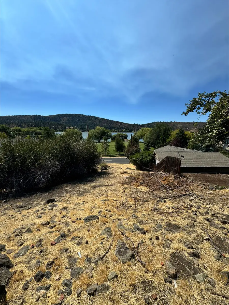 1227 Front Street, Klamath Falls, OR 97601 - #3