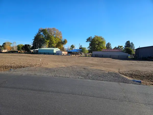240 NW Saddle Ridge Loop #Lot 8, Prineville, OR 97754