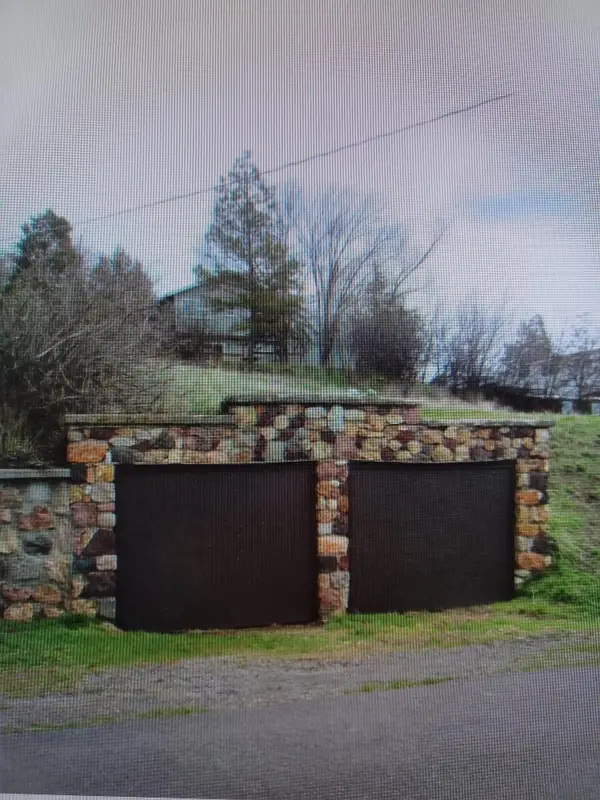 Haskins Avenue #9 & 10, Klamath Falls, OR 97601