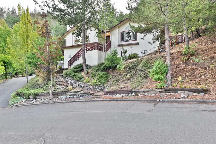 932 Morton Street, Ashland, OR 97520 - #3