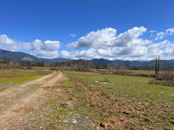 2131 White Schoolhouse Road, Cave Junction, OR 97523