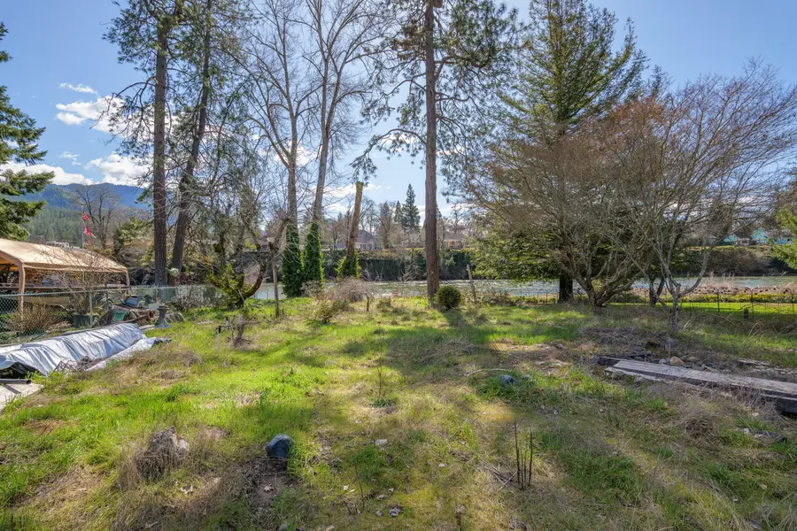 1455 SE Rogue Drive, Grants Pass, OR 97526 - #3