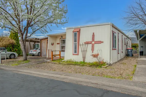 2252 Table Rock Road #SPC 228, Medford, OR 97501