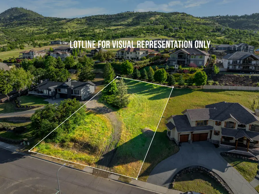 5626 Fallbrook Lane, Medford, OR 97504 - #2