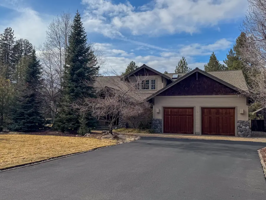 26236 SW Pine Lodge Road, Camp Sherman, OR 97730 - #3
