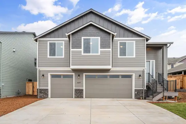 669 Old Waverly Way #20, Eagle Point, OR 97524