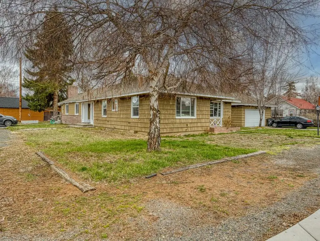 425 W 1st Street, Merrill, OR 97633 - #1
