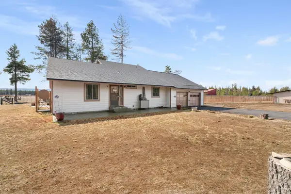 1052 S Airport Drive, Crescent, OR 97733