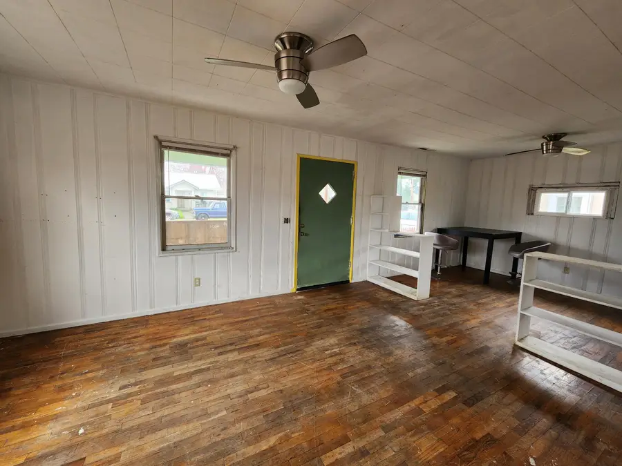 814 W 2nd Street, Medford, OR 97501 - #3