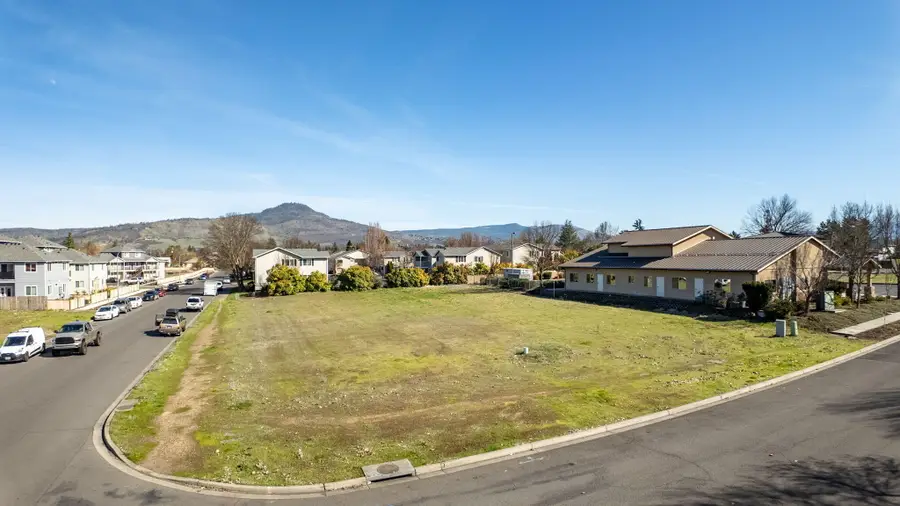 1924 Sky Park Drive, Medford, OR 97504 - #2
