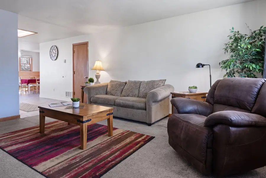 3044 SW Meadow Lane, Redmond, OR 97756 - #3