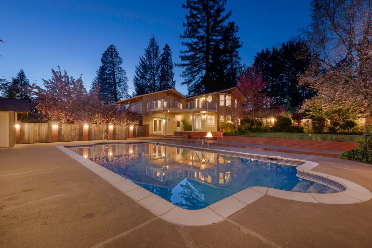1345 NE 9th Street, Grants Pass, OR 97526 - #1